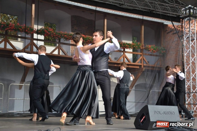 Zdjęcie w galerii na portalu naszraciborz.pl: MDK żegnał dziś lato na zamku  wiadomości z regionu