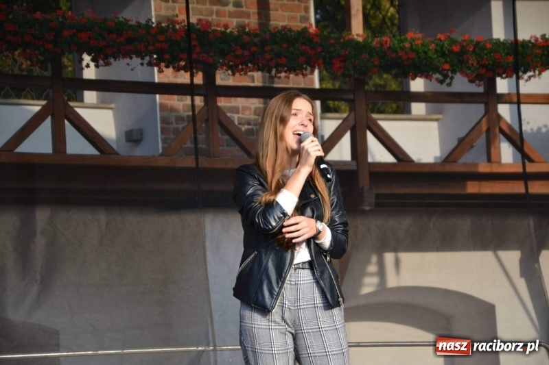 Zdjęcie w galerii na portalu naszraciborz.pl: MDK żegnał dziś lato na zamku  wiadomości z regionu