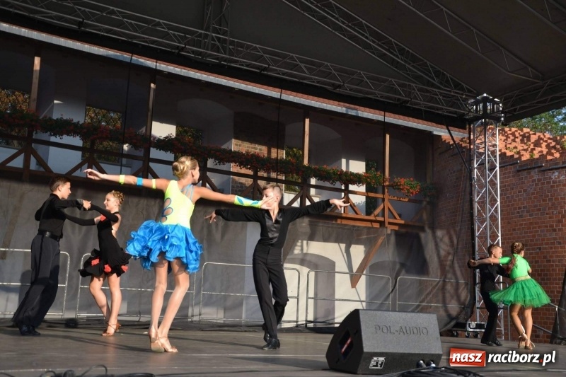 Zdjęcie w galerii na portalu naszraciborz.pl: MDK żegnał dziś lato na zamku  wiadomości z regionu