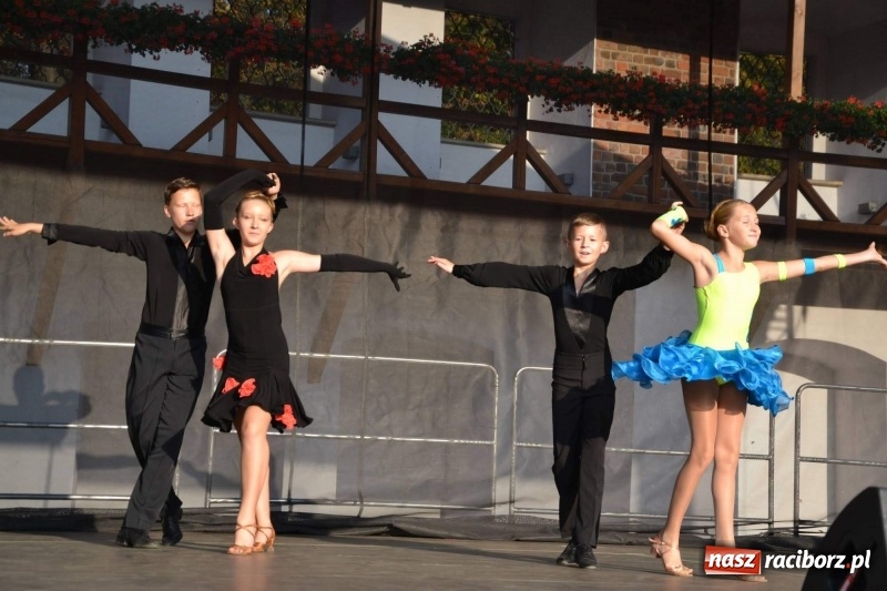 Zdjęcie w galerii na portalu naszraciborz.pl: MDK żegnał dziś lato na zamku  wiadomości z regionu