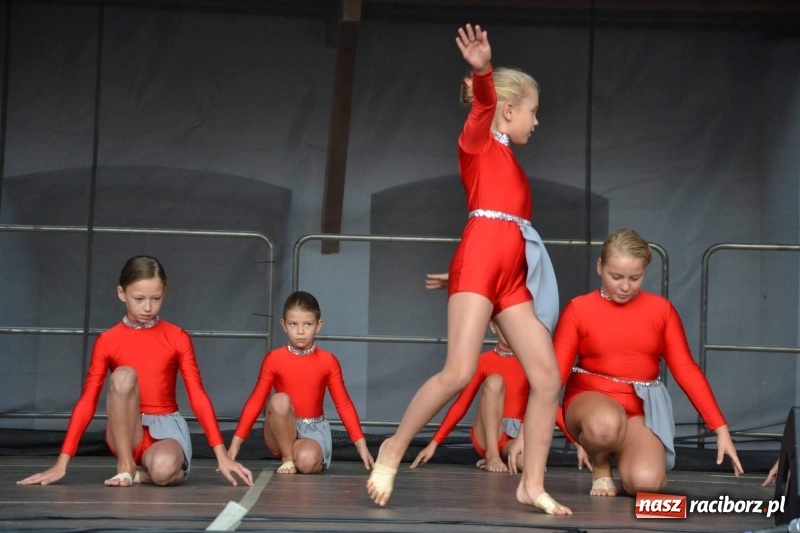 Zdjęcie w galerii na portalu naszraciborz.pl: MDK żegnał dziś lato na zamku  wiadomości z regionu