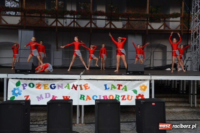 Zdjęcie w galerii na portalu naszraciborz.pl: MDK żegnał dziś lato na zamku  wiadomości z regionu