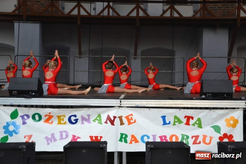 Zdjęcie w galerii na portalu naszraciborz.pl: MDK żegnał dziś lato na zamku  wiadomości z regionu