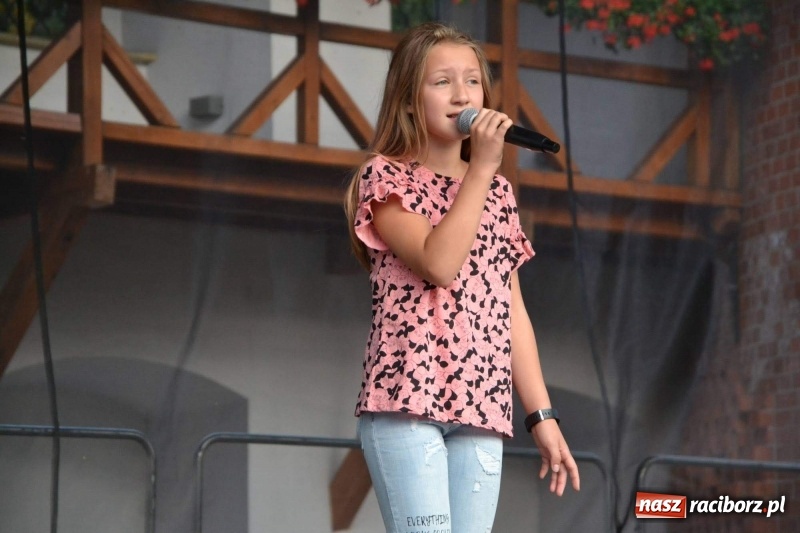 Zdjęcie w galerii na portalu naszraciborz.pl: MDK żegnał dziś lato na zamku  wiadomości z regionu