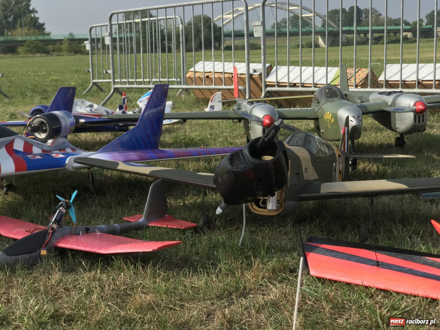 Zdjęcie w galerii na portalu naszraciborz.pl: Raciborskie Air Show pod Oborą - oglądaj na żywo wiadomości z regionu
