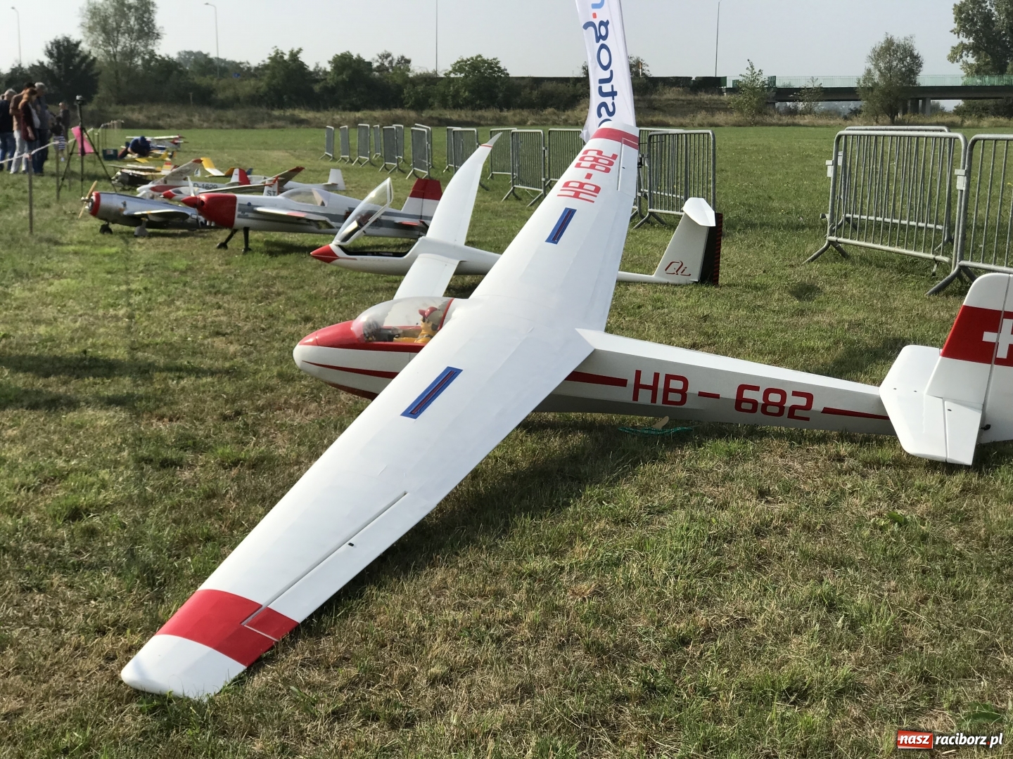 Zdjęcie w galerii na portalu naszraciborz.pl: Raciborskie Air Show pod Oborą - oglądaj na żywo wiadomości z regionu