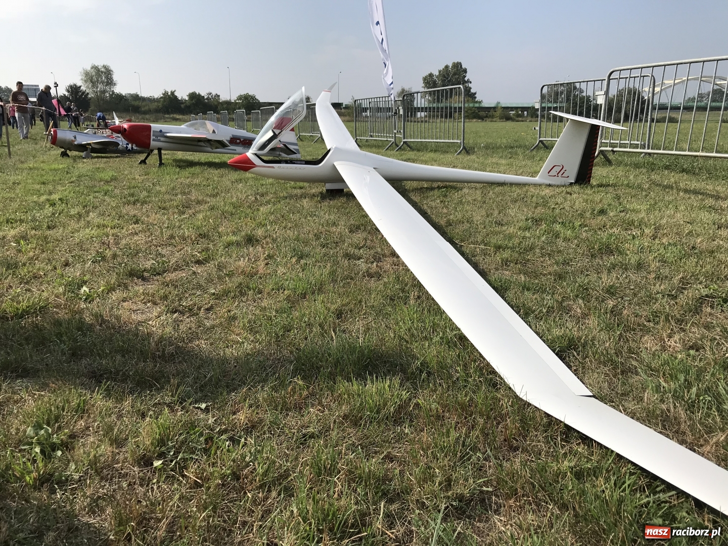 Zdjęcie w galerii na portalu naszraciborz.pl: Raciborskie Air Show pod Oborą - oglądaj na żywo wiadomości z regionu