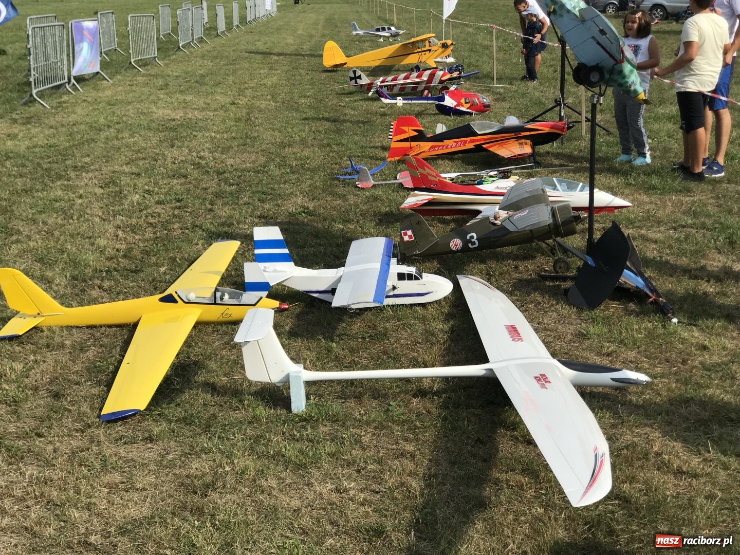 Zdjęcie w galerii na portalu naszraciborz.pl: Raciborskie Air Show pod Oborą - oglądaj na żywo wiadomości z regionu