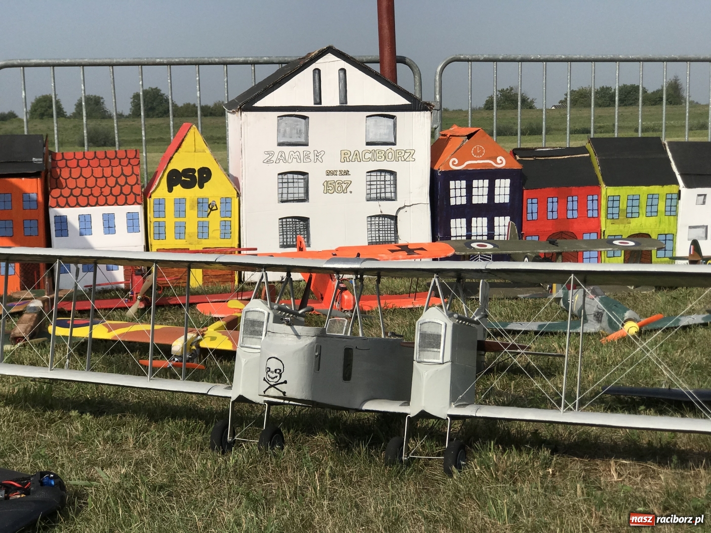 Zdjęcie w galerii na portalu naszraciborz.pl: Raciborskie Air Show pod Oborą - oglądaj na żywo wiadomości z regionu