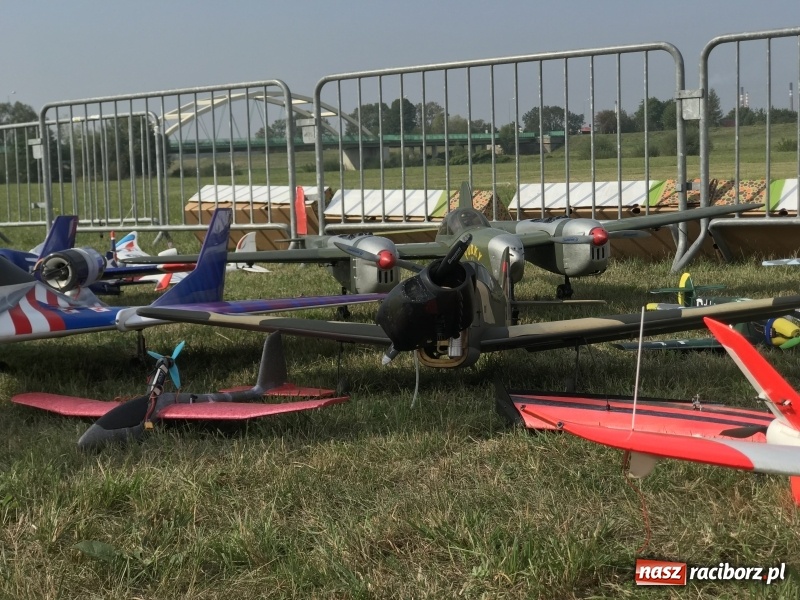 Zdjęcie w galerii na portalu naszraciborz.pl: Raciborskie Air Show pod Oborą - oglądaj na żywo wiadomości z regionu