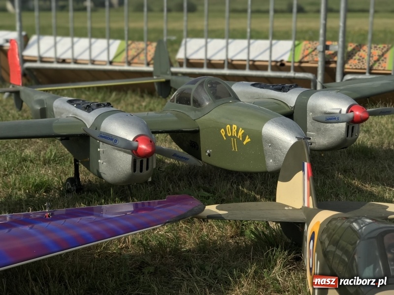 Zdjęcie w galerii na portalu naszraciborz.pl: Raciborskie Air Show pod Oborą - oglądaj na żywo wiadomości z regionu