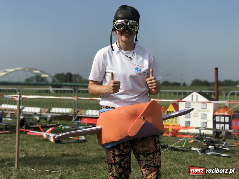 Zdjęcie w galerii na portalu naszraciborz.pl: Raciborskie Air Show pod Oborą - oglądaj na żywo wiadomości z regionu