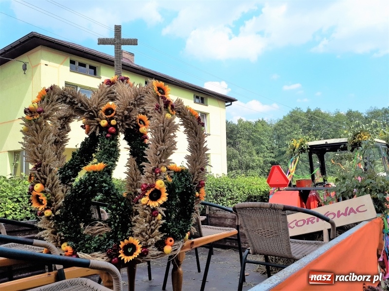 Zdjęcie w galerii na portalu naszraciborz.pl: Barwny korowód na dożynkach gminy Kornowac w Kobyli FOTO i WIDEO wiadomości z regionu