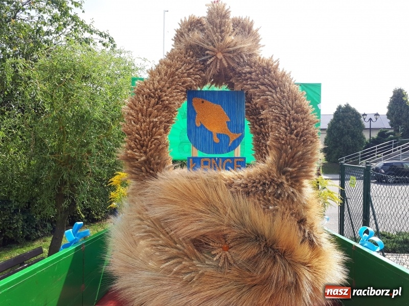 Zdjęcie w galerii na portalu naszraciborz.pl: Barwny korowód na dożynkach gminy Kornowac w Kobyli FOTO i WIDEO wiadomości z regionu