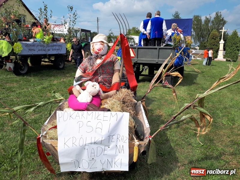 Zdjęcie w galerii na portalu naszraciborz.pl: Barwny korowód na dożynkach gminy Kornowac w Kobyli FOTO i WIDEO wiadomości z regionu