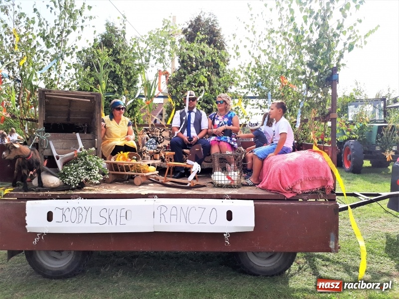 Zdjęcie w galerii na portalu naszraciborz.pl: Barwny korowód na dożynkach gminy Kornowac w Kobyli FOTO i WIDEO wiadomości z regionu