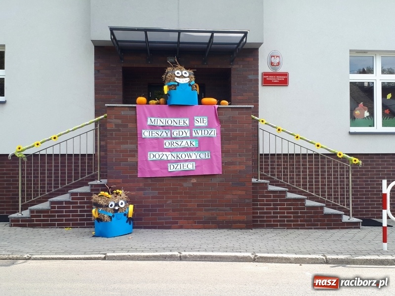 Zdjęcie w galerii na portalu naszraciborz.pl: Barwny korowód na dożynkach gminy Kornowac w Kobyli FOTO i WIDEO wiadomości z regionu