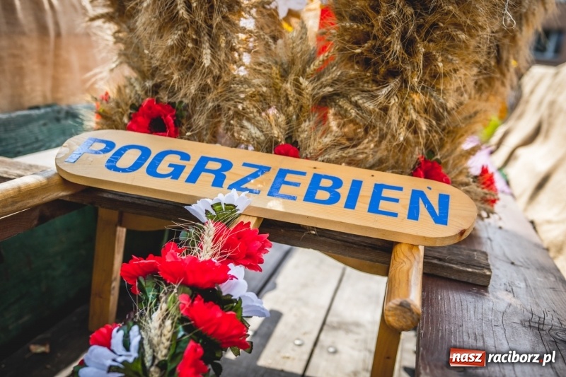 Zdjęcie w galerii na portalu naszraciborz.pl: Barwny korowód na dożynkach gminy Kornowac w Kobyli FOTO i WIDEO wiadomości z regionu