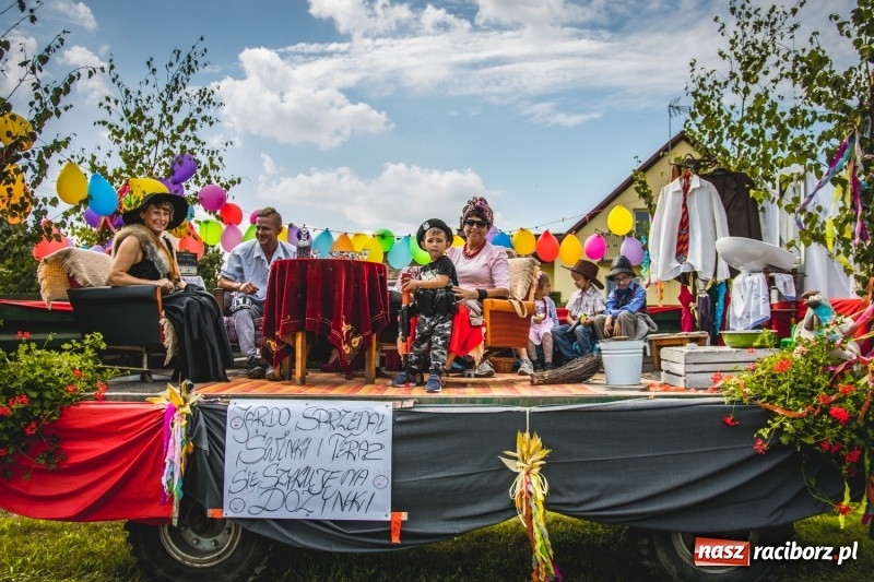 Zdjęcie w galerii na portalu naszraciborz.pl: Barwny korowód na dożynkach gminy Kornowac w Kobyli FOTO i WIDEO wiadomości z regionu
