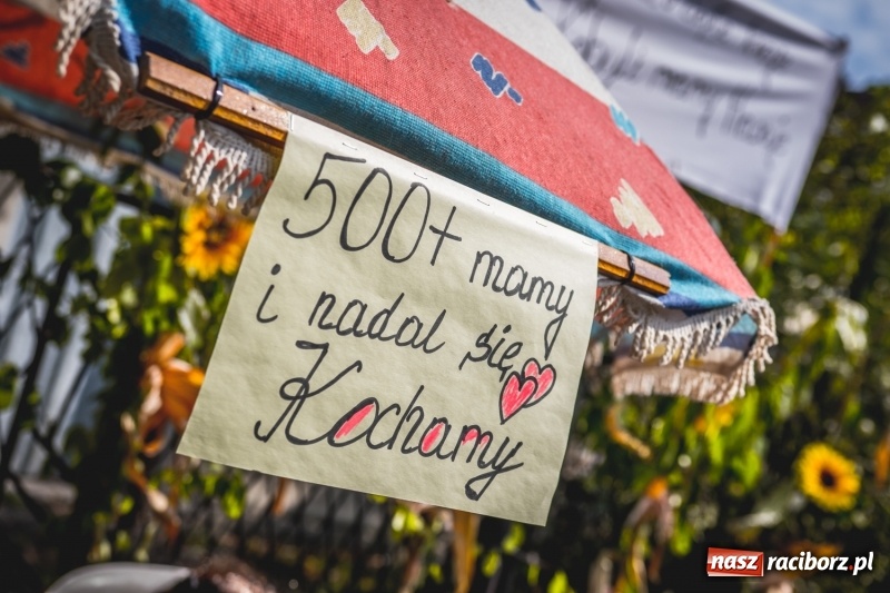 Zdjęcie w galerii na portalu naszraciborz.pl: Barwny korowód na dożynkach gminy Kornowac w Kobyli FOTO i WIDEO wiadomości z regionu