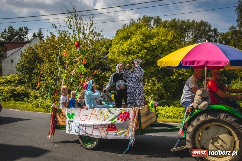 Zdjęcie w galerii na portalu naszraciborz.pl: Barwny korowód na dożynkach gminy Kornowac w Kobyli FOTO i WIDEO wiadomości z regionu