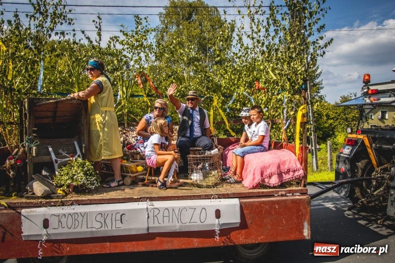 Zdjęcie w galerii na portalu naszraciborz.pl: Barwny korowód na dożynkach gminy Kornowac w Kobyli FOTO i WIDEO wiadomości z regionu