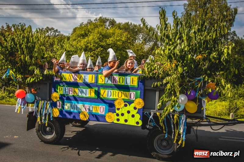 Zdjęcie w galerii na portalu naszraciborz.pl: Barwny korowód na dożynkach gminy Kornowac w Kobyli FOTO i WIDEO wiadomości z regionu