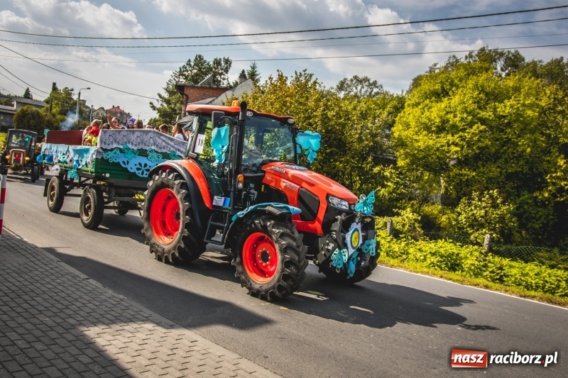 Zdjęcie w galerii na portalu naszraciborz.pl: Barwny korowód na dożynkach gminy Kornowac w Kobyli FOTO i WIDEO wiadomości z regionu