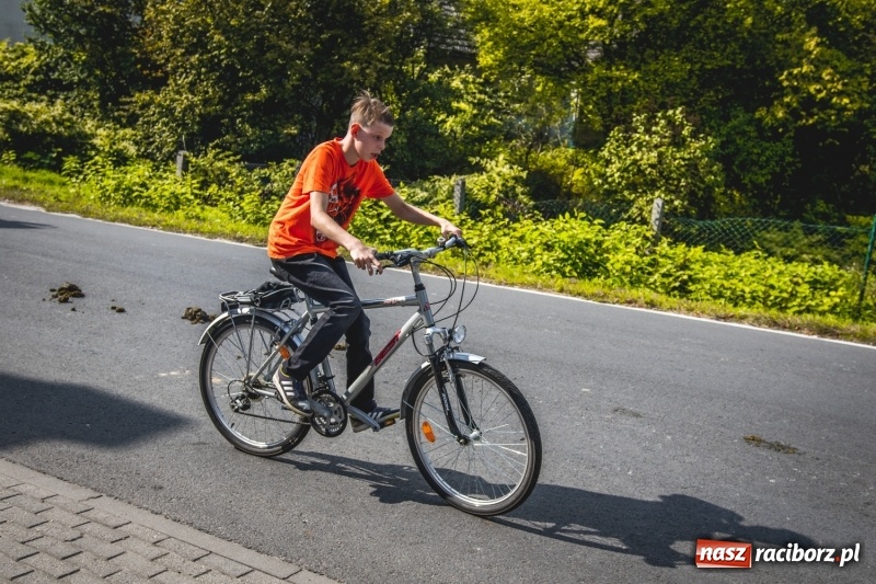 Zdjęcie w galerii na portalu naszraciborz.pl: Barwny korowód na dożynkach gminy Kornowac w Kobyli FOTO i WIDEO wiadomości z regionu