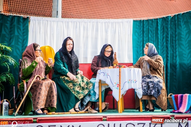 Zdjęcie w galerii na portalu naszraciborz.pl: Dożynki w Samborowicach. Sołtys na hoverboardzie, reszta w korowodzie  wiadomości z regionu