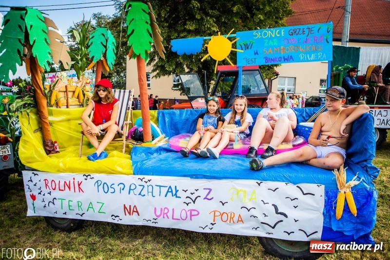 Zdjęcie w galerii na portalu naszraciborz.pl: Dożynki w Samborowicach. Sołtys na hoverboardzie, reszta w korowodzie  wiadomości z regionu