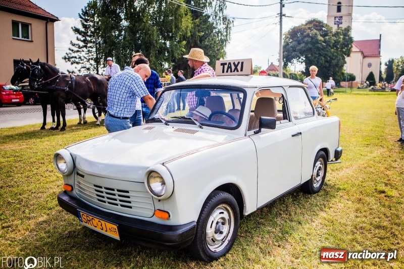 Zdjęcie w galerii na portalu naszraciborz.pl: Dożynki w Samborowicach. Sołtys na hoverboardzie, reszta w korowodzie  wiadomości z regionu