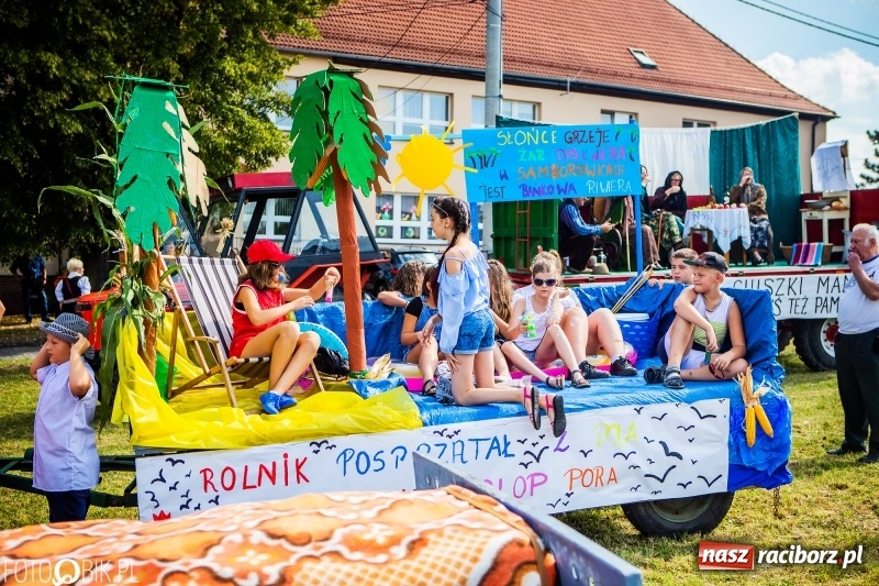 Zdjęcie w galerii na portalu naszraciborz.pl: Dożynki w Samborowicach. Sołtys na hoverboardzie, reszta w korowodzie  wiadomości z regionu