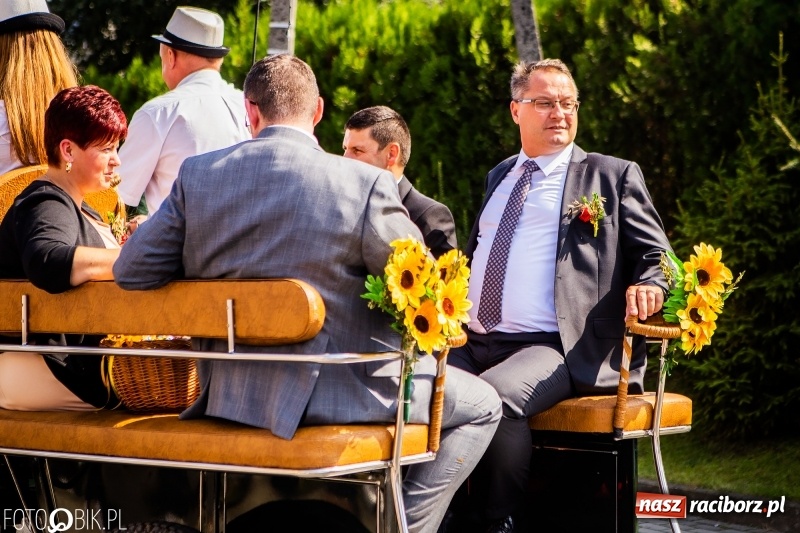 Zdjęcie w galerii na portalu naszraciborz.pl: Dożynki w Samborowicach. Sołtys na hoverboardzie, reszta w korowodzie  wiadomości z regionu