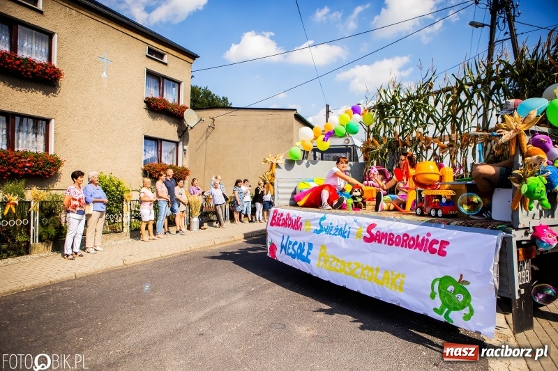 Zdjęcie w galerii na portalu naszraciborz.pl: Dożynki w Samborowicach. Sołtys na hoverboardzie, reszta w korowodzie  wiadomości z regionu