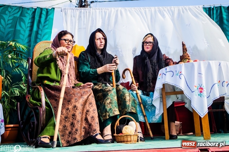 Zdjęcie w galerii na portalu naszraciborz.pl: Dożynki w Samborowicach. Sołtys na hoverboardzie, reszta w korowodzie  wiadomości z regionu