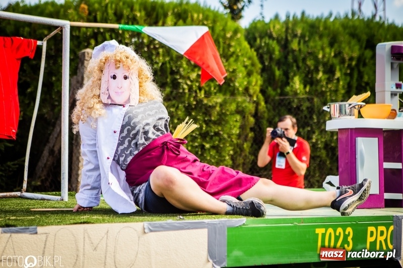 Zdjęcie w galerii na portalu naszraciborz.pl: Dożynki w Samborowicach. Sołtys na hoverboardzie, reszta w korowodzie  wiadomości z regionu