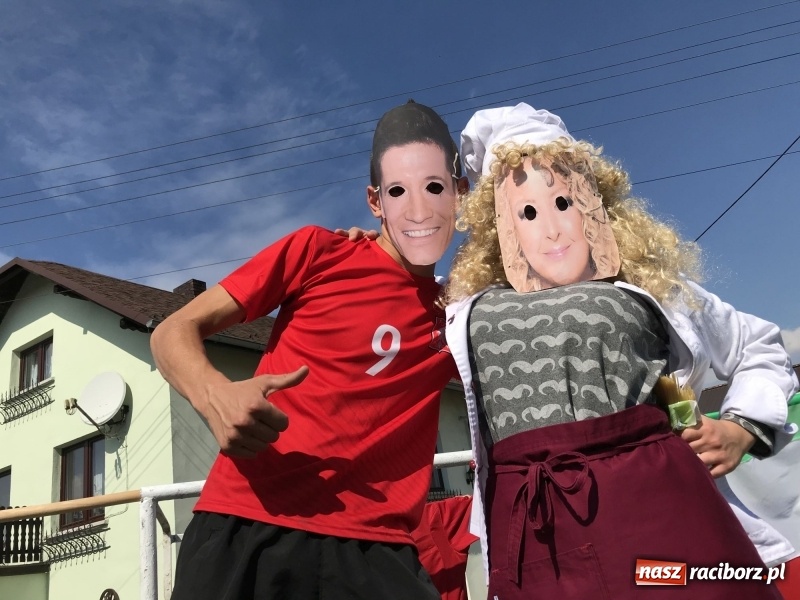 Zdjęcie w galerii na portalu naszraciborz.pl: Dożynki w Samborowicach. Sołtys na hoverboardzie, reszta w korowodzie  wiadomości z regionu