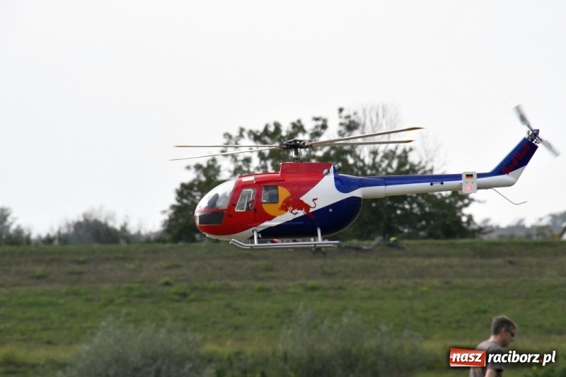 Zdjęcie w galerii na portalu naszraciborz.pl: XI Międzynarodowy Raciborski Piknik Modelarski zgomadził nad Ulgą tłumy. FOTO i WIDEO wiadomości z regionu