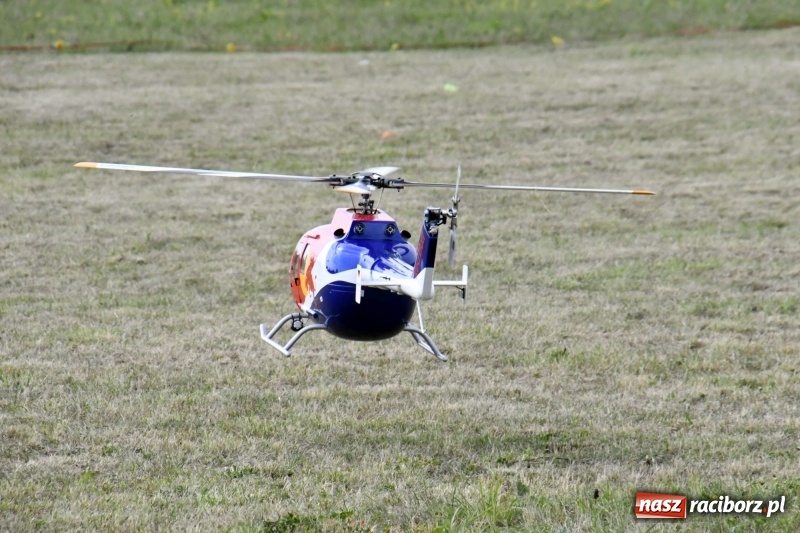 Zdjęcie w galerii na portalu naszraciborz.pl: XI Międzynarodowy Raciborski Piknik Modelarski zgomadził nad Ulgą tłumy. FOTO i WIDEO wiadomości z regionu