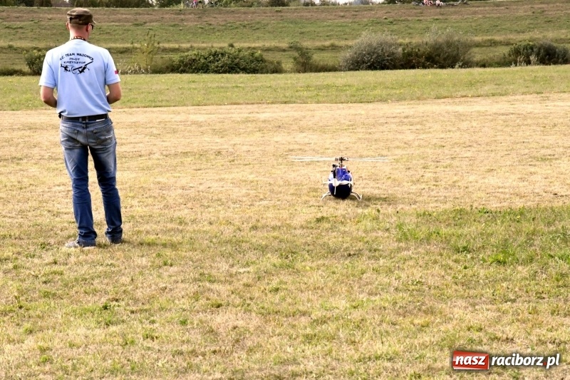 Zdjęcie w galerii na portalu naszraciborz.pl: XI Międzynarodowy Raciborski Piknik Modelarski zgomadził nad Ulgą tłumy. FOTO i WIDEO wiadomości z regionu