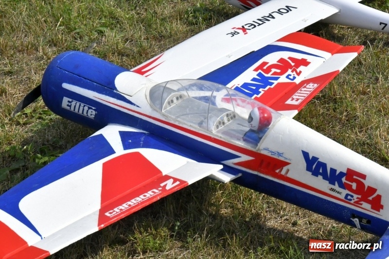 Zdjęcie w galerii na portalu naszraciborz.pl: XI Międzynarodowy Raciborski Piknik Modelarski zgomadził nad Ulgą tłumy. FOTO i WIDEO wiadomości z regionu