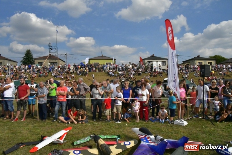 Zdjęcie w galerii na portalu naszraciborz.pl: XI Międzynarodowy Raciborski Piknik Modelarski zgomadził nad Ulgą tłumy. FOTO i WIDEO wiadomości z regionu
