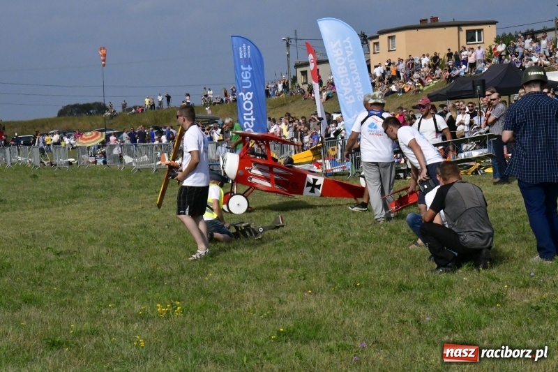 Zdjęcie w galerii na portalu naszraciborz.pl: XI Międzynarodowy Raciborski Piknik Modelarski zgomadził nad Ulgą tłumy. FOTO i WIDEO wiadomości z regionu