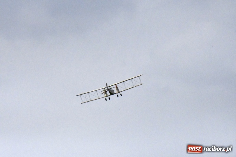 Zdjęcie w galerii na portalu naszraciborz.pl: XI Międzynarodowy Raciborski Piknik Modelarski zgomadził nad Ulgą tłumy. FOTO i WIDEO wiadomości z regionu