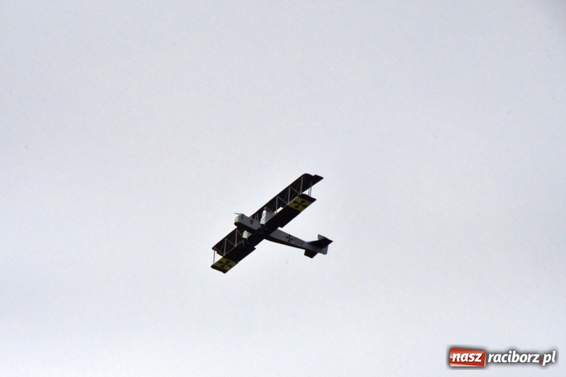 Zdjęcie w galerii na portalu naszraciborz.pl: XI Międzynarodowy Raciborski Piknik Modelarski zgomadził nad Ulgą tłumy. FOTO i WIDEO wiadomości z regionu