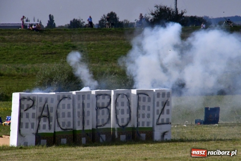 Zdjęcie w galerii na portalu naszraciborz.pl: XI Międzynarodowy Raciborski Piknik Modelarski zgomadził nad Ulgą tłumy. FOTO i WIDEO wiadomości z regionu