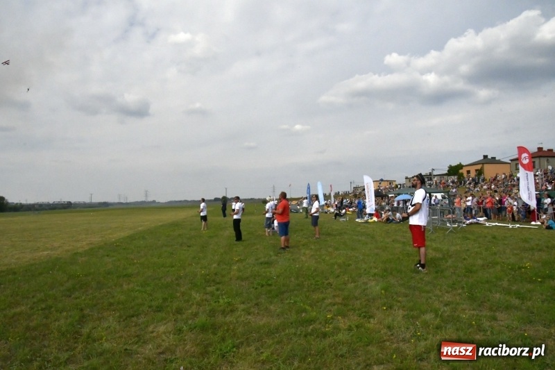Zdjęcie w galerii na portalu naszraciborz.pl: XI Międzynarodowy Raciborski Piknik Modelarski zgomadził nad Ulgą tłumy. FOTO i WIDEO wiadomości z regionu