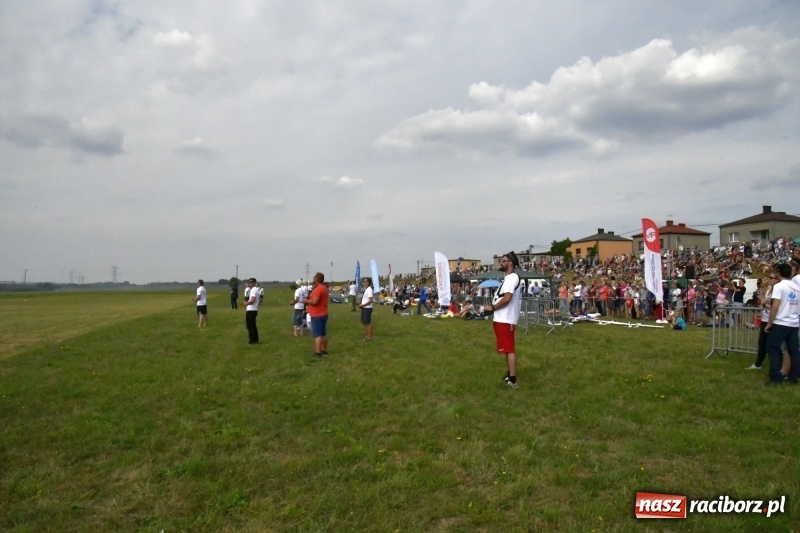 Zdjęcie w galerii na portalu naszraciborz.pl: XI Międzynarodowy Raciborski Piknik Modelarski zgomadził nad Ulgą tłumy. FOTO i WIDEO wiadomości z regionu