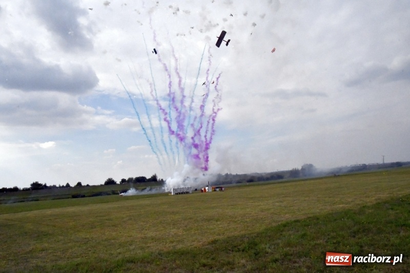 Zdjęcie w galerii na portalu naszraciborz.pl: XI Międzynarodowy Raciborski Piknik Modelarski zgomadził nad Ulgą tłumy. FOTO i WIDEO wiadomości z regionu